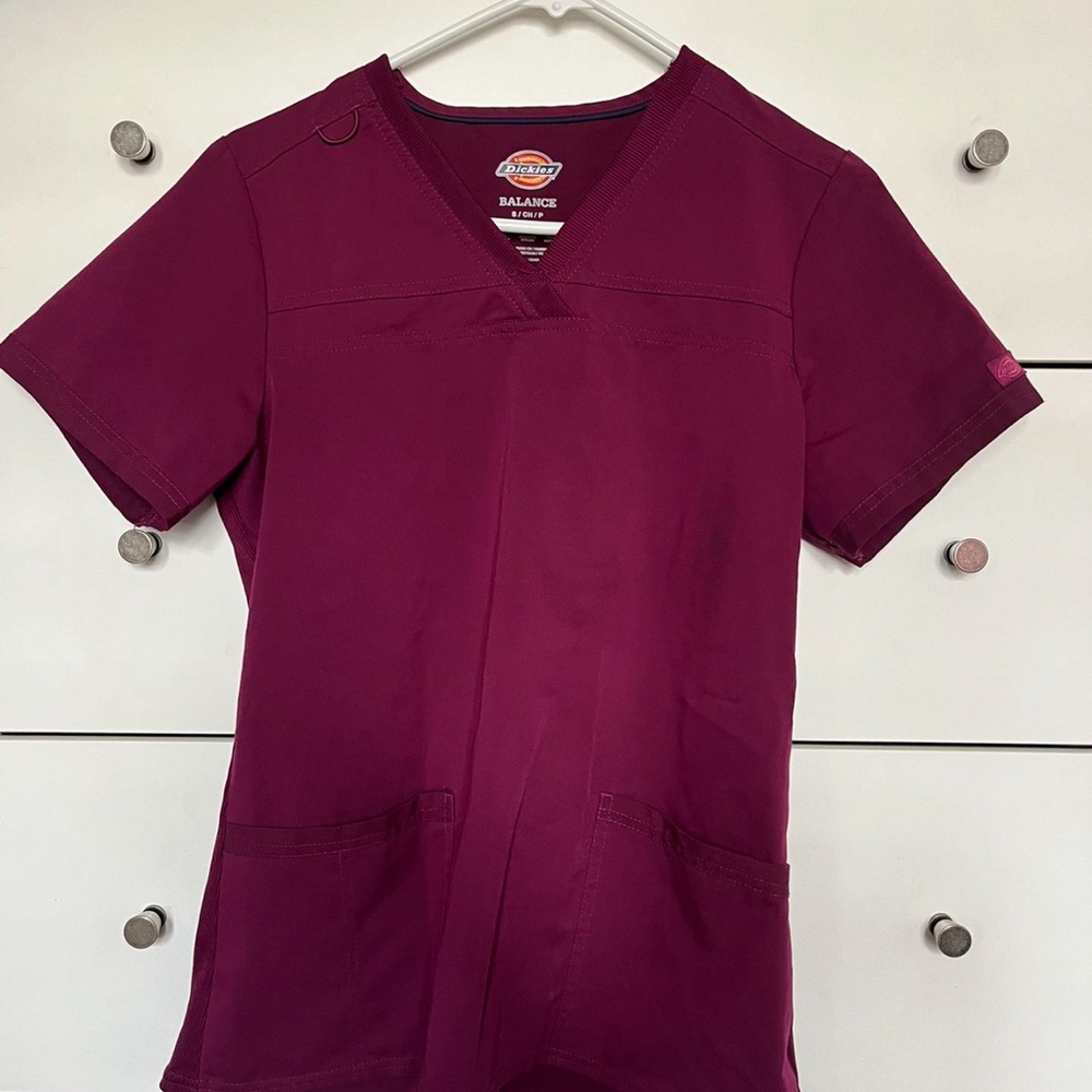Scrub set